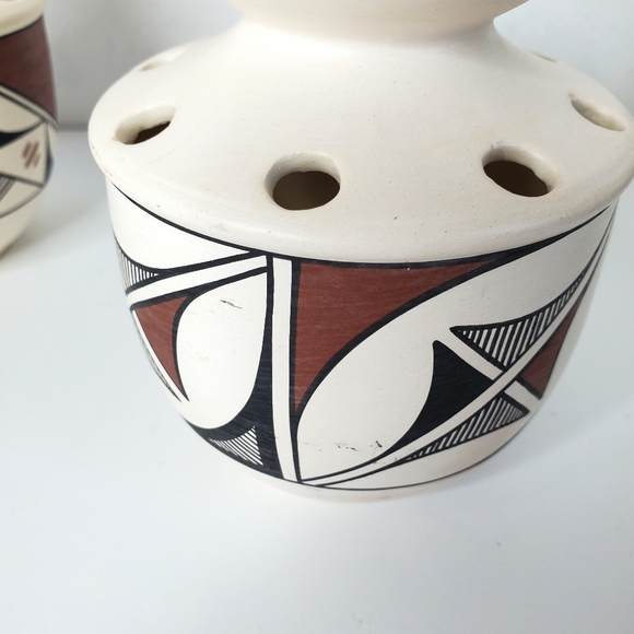 Handmade Native American Olguin Isleta Pueblo Pottery Flower Vase Southwestern - Picture 6 of 11